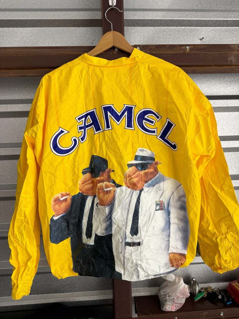 Vintage 1992 Camel Cigarettes Tyvek Windbreaker Jacket Size XL Joe Camel Promo